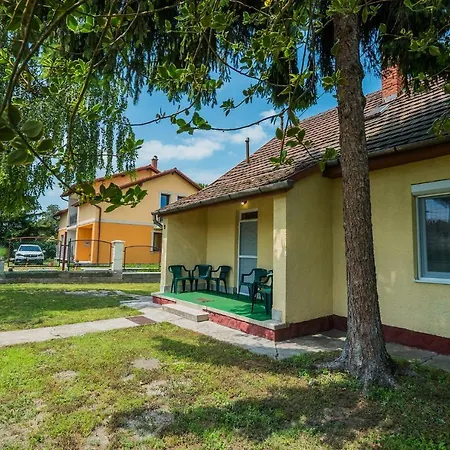 בית נופש Magdolna *